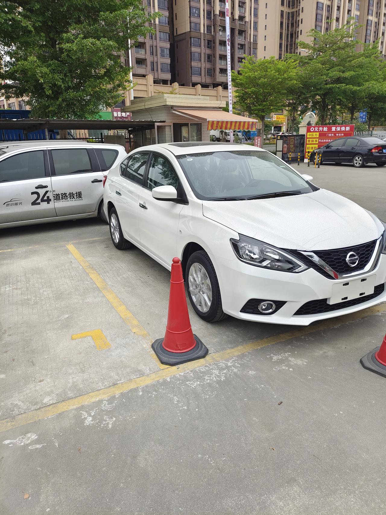 经典轩逸新车开百零公里，耗油显示10-13算不算正常
