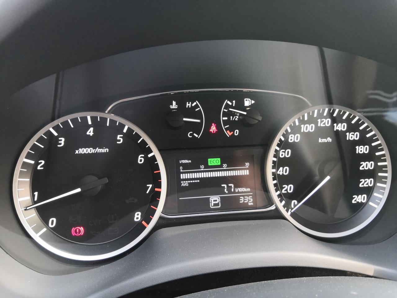 日产轩逸 年前提车，不到一个月，油耗7.7，偏高么？