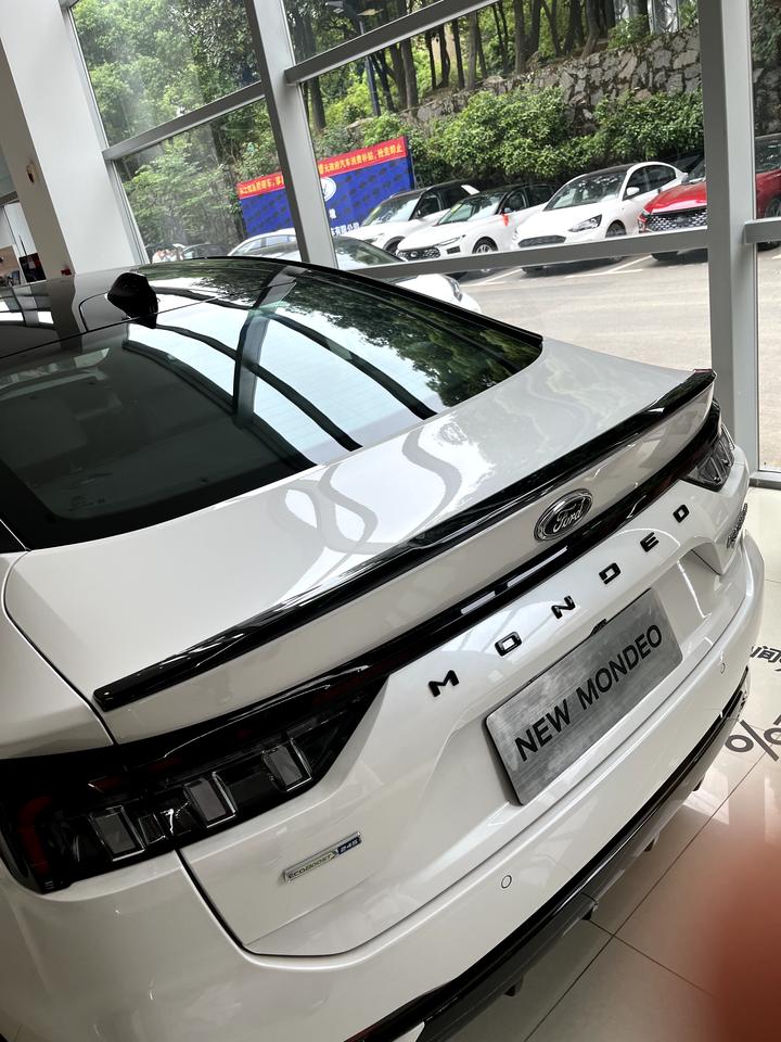 福特蒙迪欧 请问这个小尾翼在哪可以买到……