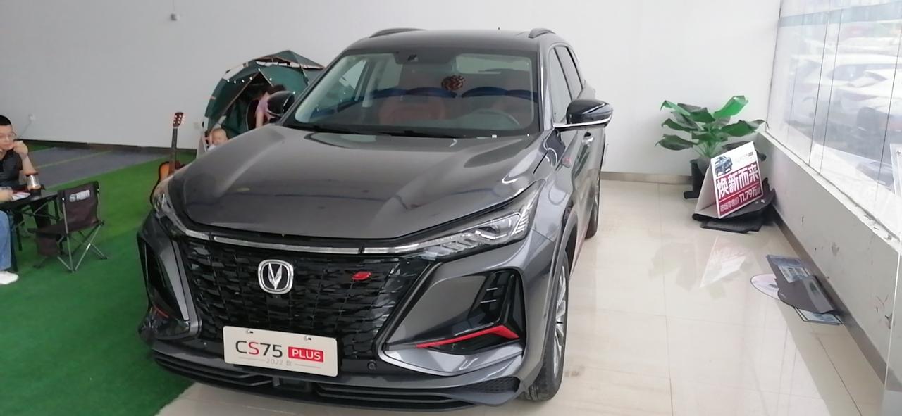 长安CS75 PLUS 长安cs75plus 22款自动豪华电子档把，首付3万，月供3000，3年，落地137800，坐