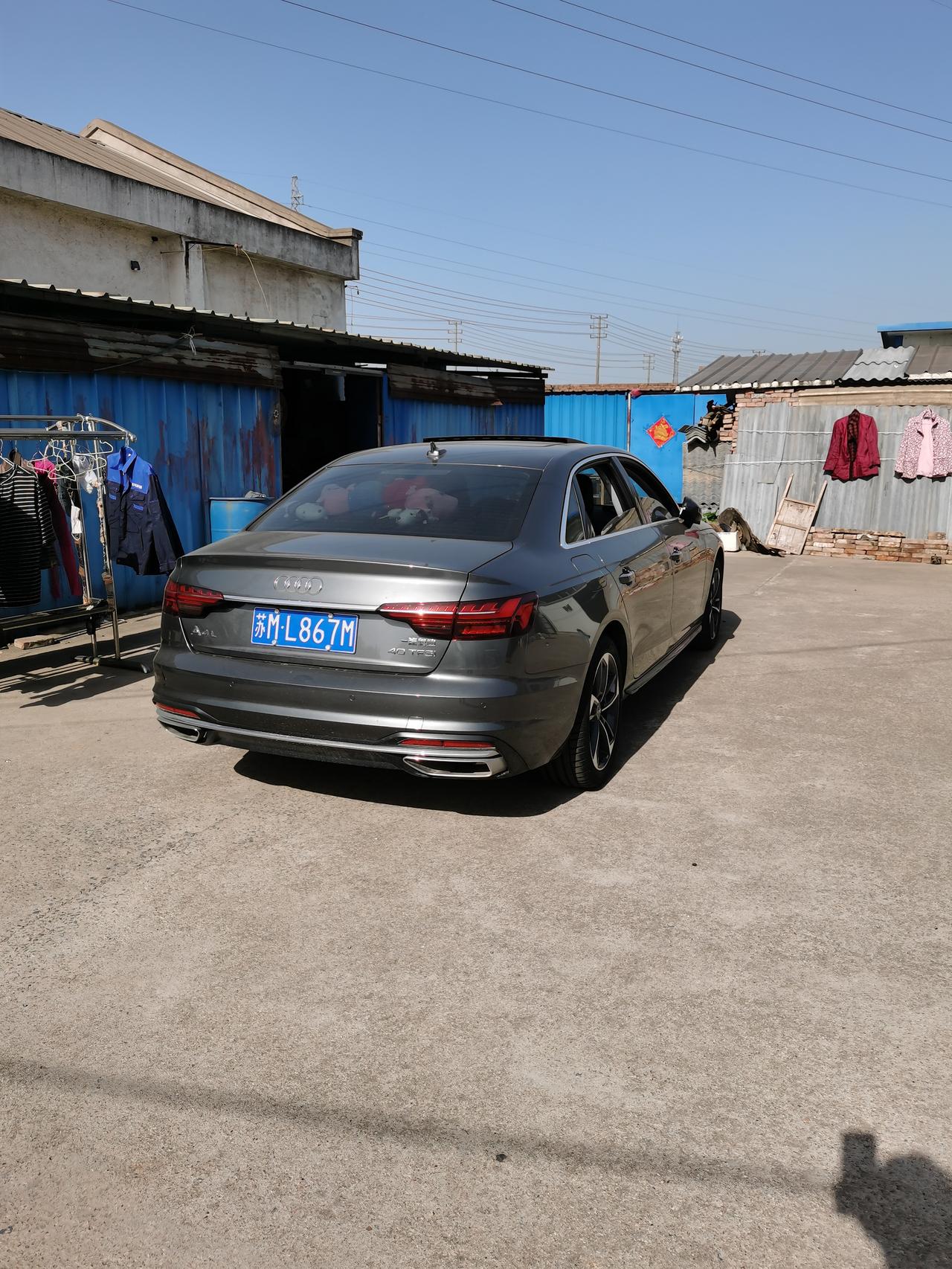 奥迪A6L A6L低配和A4L中高配选哪个好，本人今年40岁，已交了1万定金买的A4L 40豪华动感，可朋友们劝我加八九