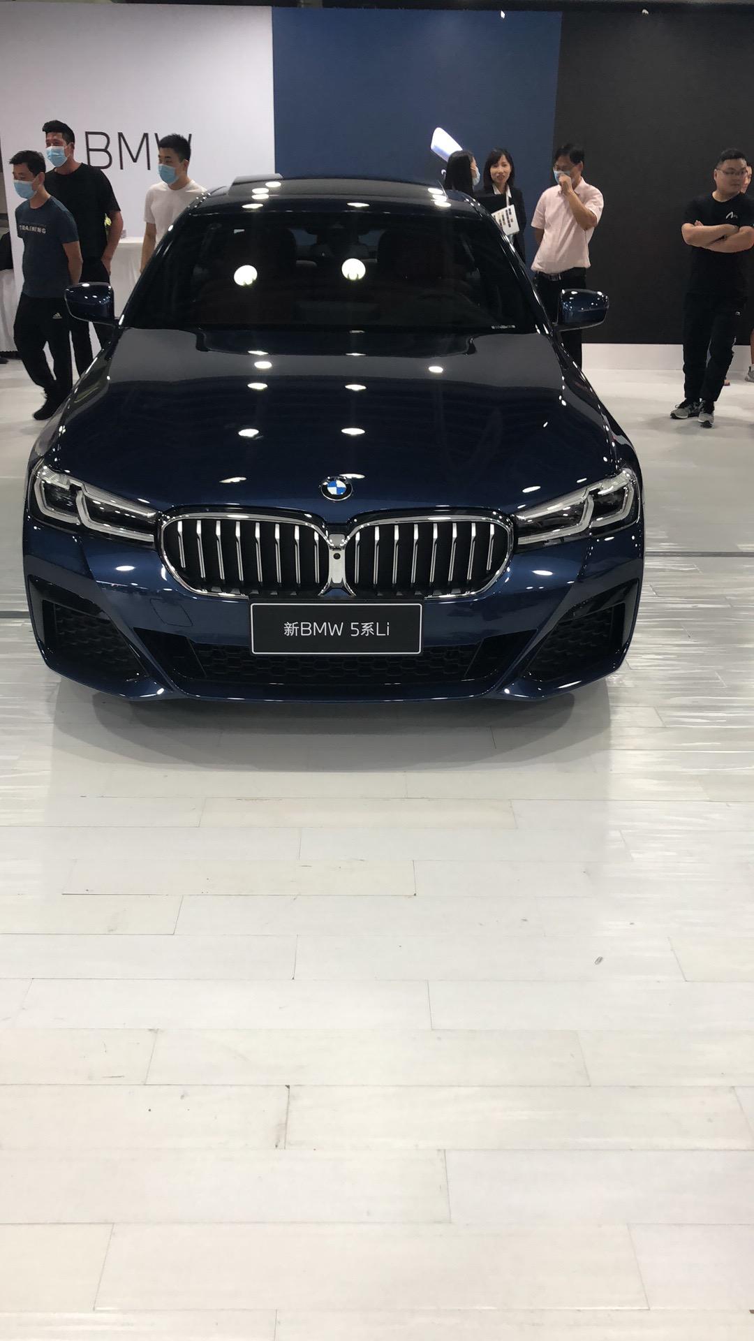 宝马5系 21款530li尊享，问了下，优惠8个点，裸车46左右，落地53左右，这个价是再等等，还是可以入了