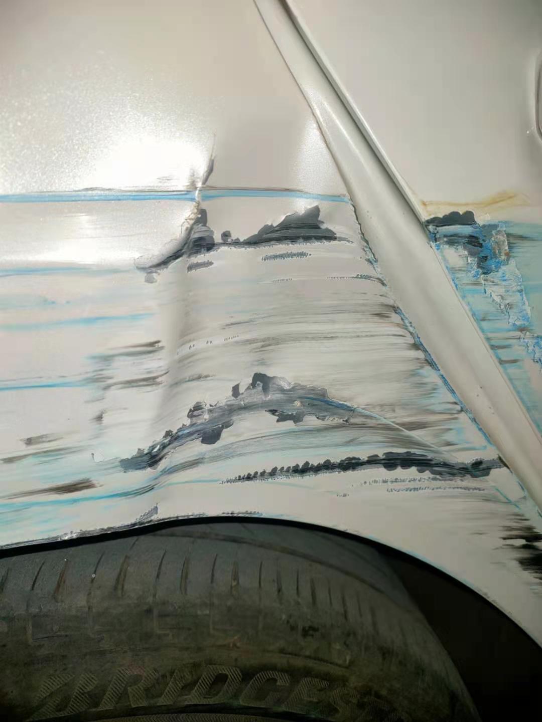 日产轩逸 车子后叶子板还有后门被撞，需要切割更换叶子板还是修复？车门是更换还是修复？
