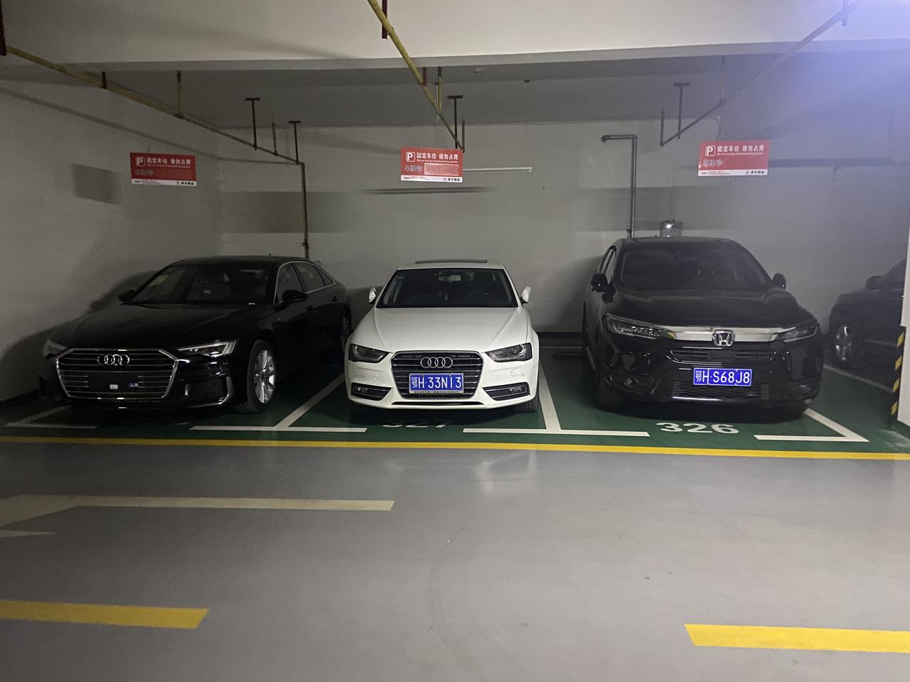 奥迪A6L 这个月提了本人第三张车，奥迪a6两区45的版本，虽然之前拥有了两张车，并且还是老奥迪4车主，但是新车6到手后