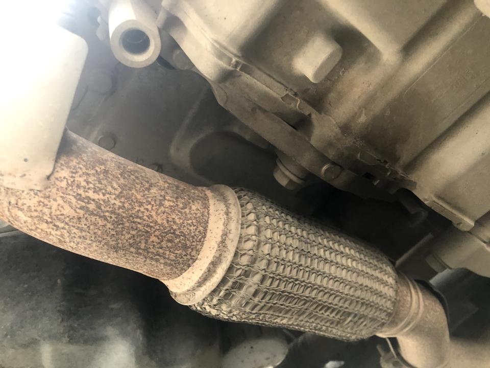 别克英朗 18款1.3T，目前跑了5.3w公里，最近停车两天发现车底有渗油的现象，严重吗？