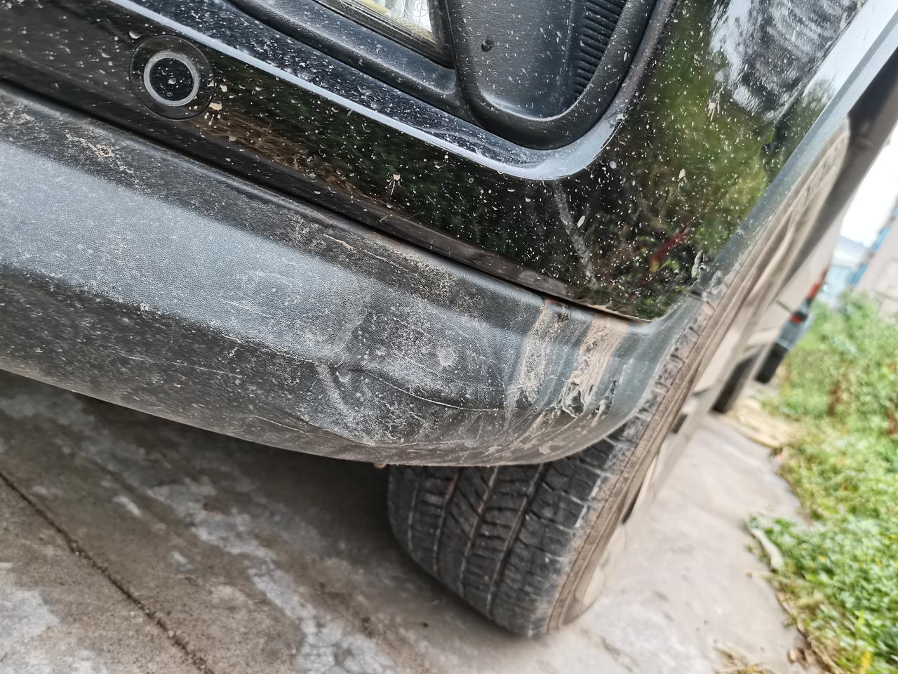 长安CS75 前面这个胶的地方，撞了一下柱子有没有办法恢复，下雨天没看清路，怎么恢复这个地方，有没有懂的告诉一下