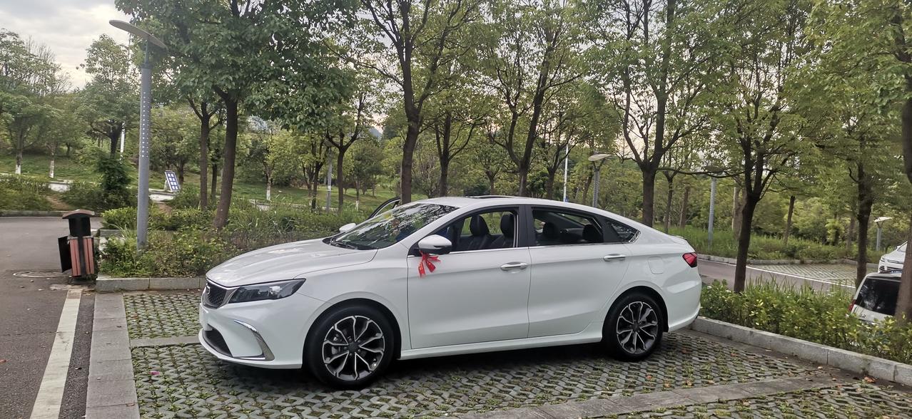 吉利缤瑞 今天提车，亚运版按揭9.7落地车友们评评