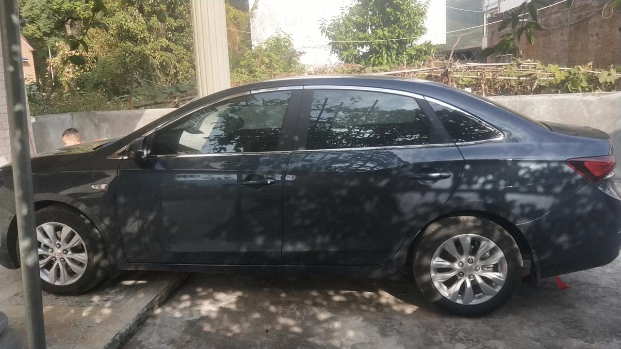 请问，提英朗一个月了，就是晚上，解锁和拨锁匙车灯都亮(”知道有延时大灯)，有没有设置让他不亮灯，怕电瓶久了不经用