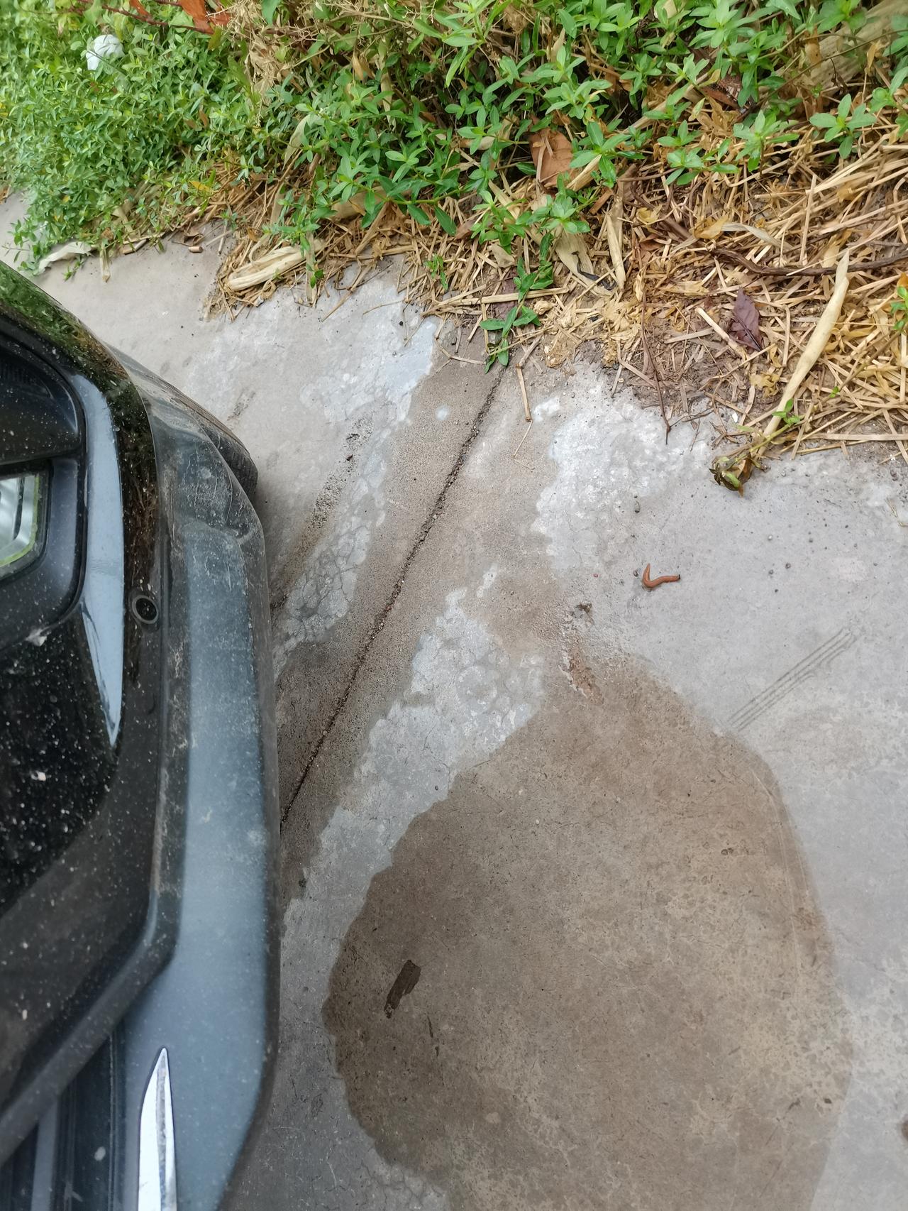 长安CS75 前面这个胶的地方，撞了一下柱子有没有办法恢复，下雨天没看清路，怎么恢复这个地方，有没有懂的告诉一下
