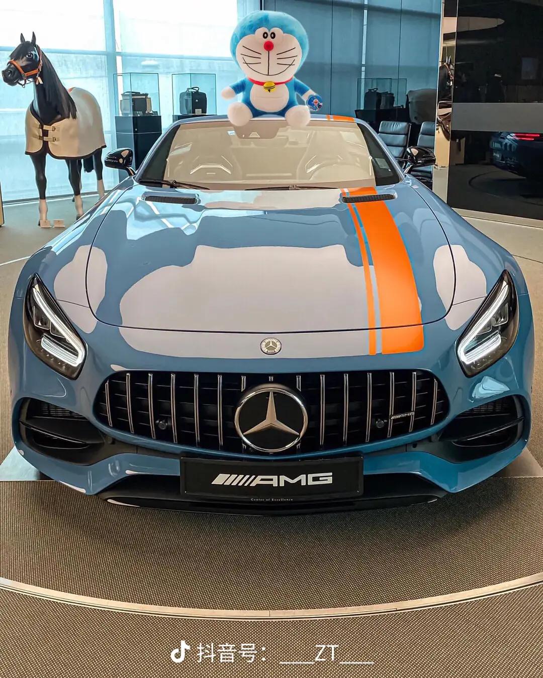 奔驰AMG GT 这是那款车？国内可以买吗？感觉找不到啊