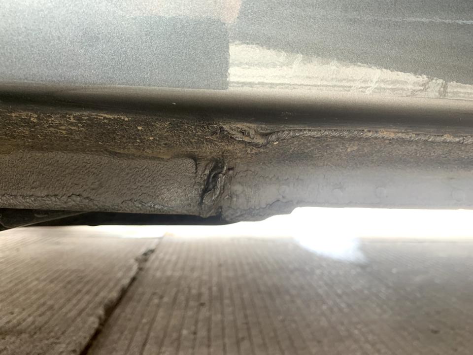 领克01 今天打蜡看见全球01这可位置是焊接上的还很毛糙   大v拆车都没看你嘛？  有隐患吗？
