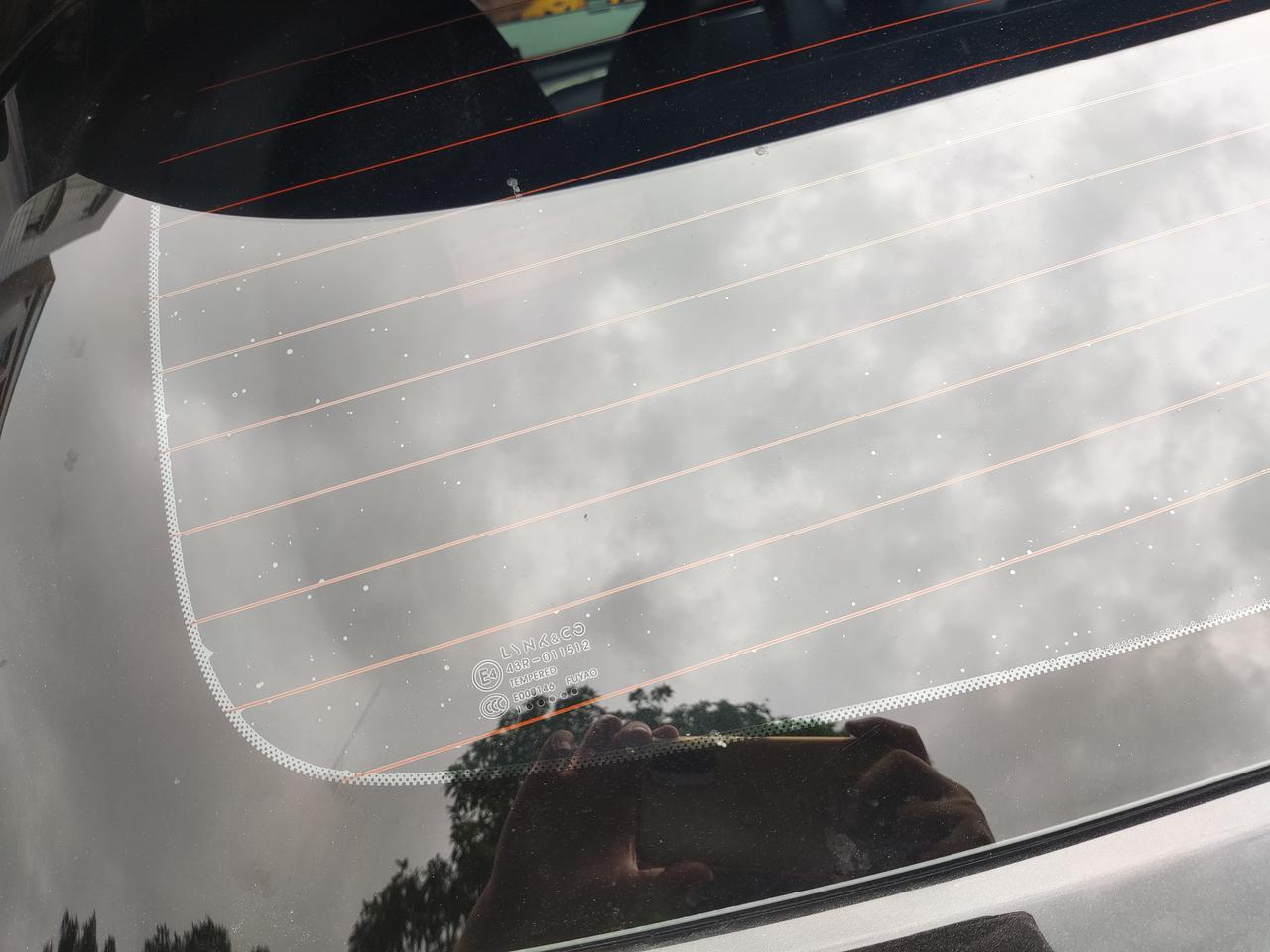 领克06 我想问一下，你们的膜会起泡吗？我当时在4s店里时就发现了，我还问过了说正常的，说过几天就会没气泡，我当时贴完膜