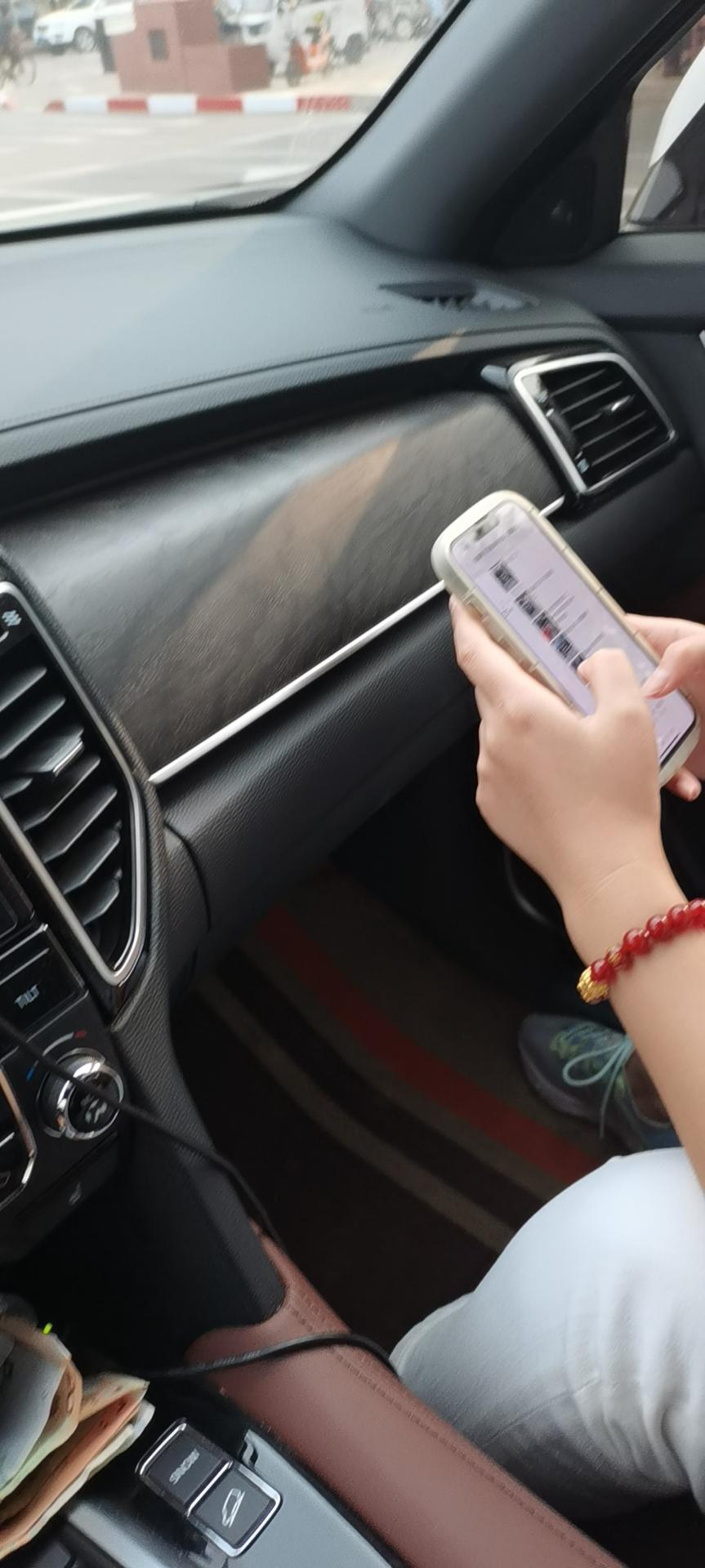 本田UR-V 请问！有改完大灯的车友吗？分享一下！这个灯晚上都不怎么敢上路了