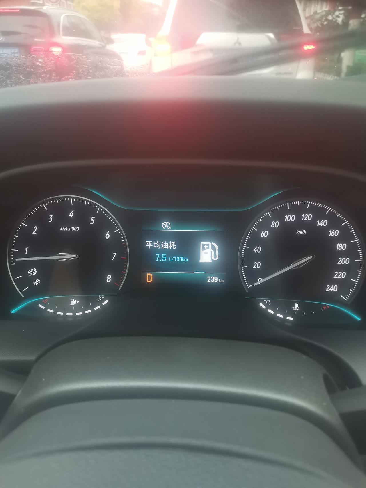 为什么我的英朗有时候打火时吱吱响，偶尔会响一次，而且今天开着车，自己导航起来了