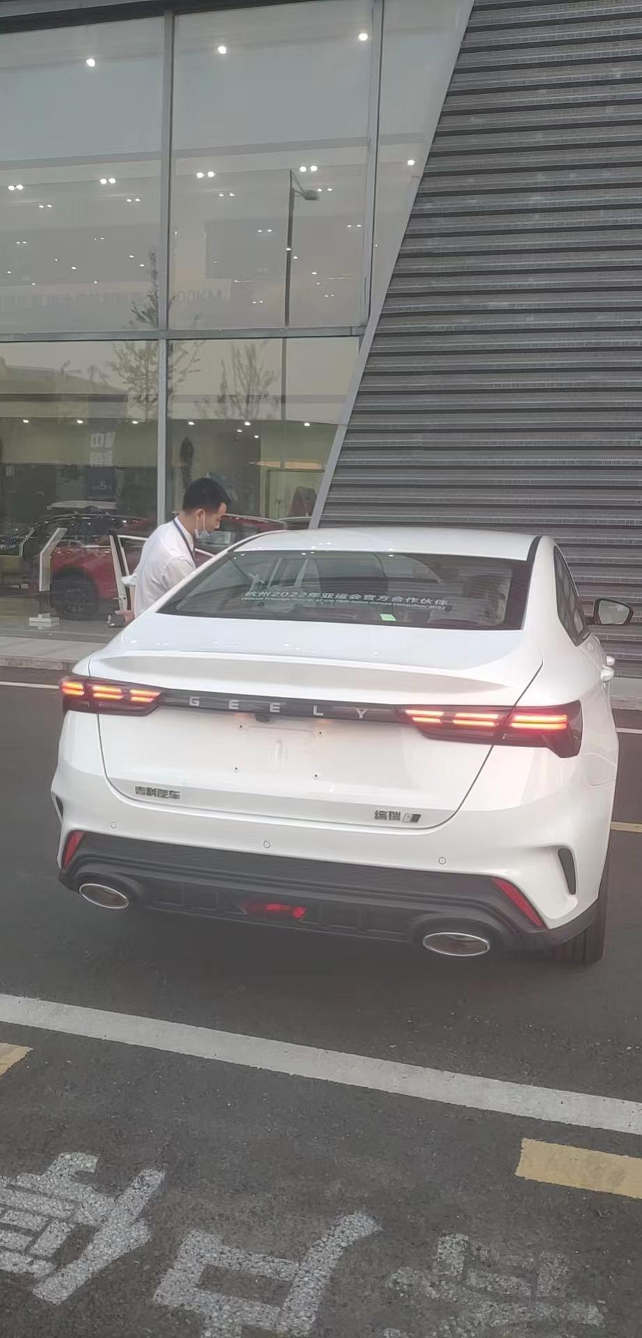 吉利缤瑞 你们的新车后面有这个亚运会吗 提车才发现有这个贴纸
