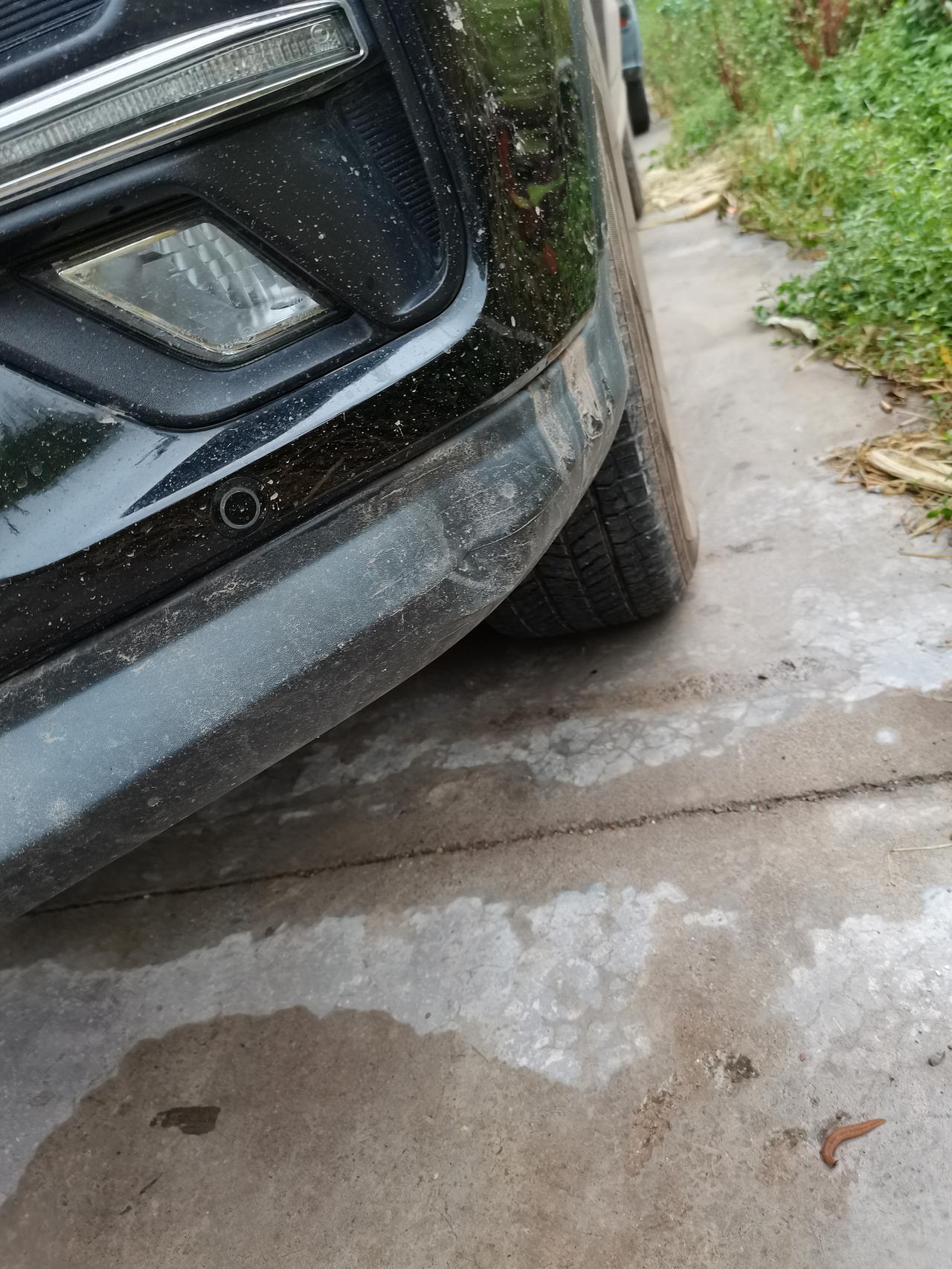 长安CS75 前面这个胶的地方，撞了一下柱子有没有办法恢复，下雨天没看清路，怎么恢复这个地方，有没有懂的告诉一下