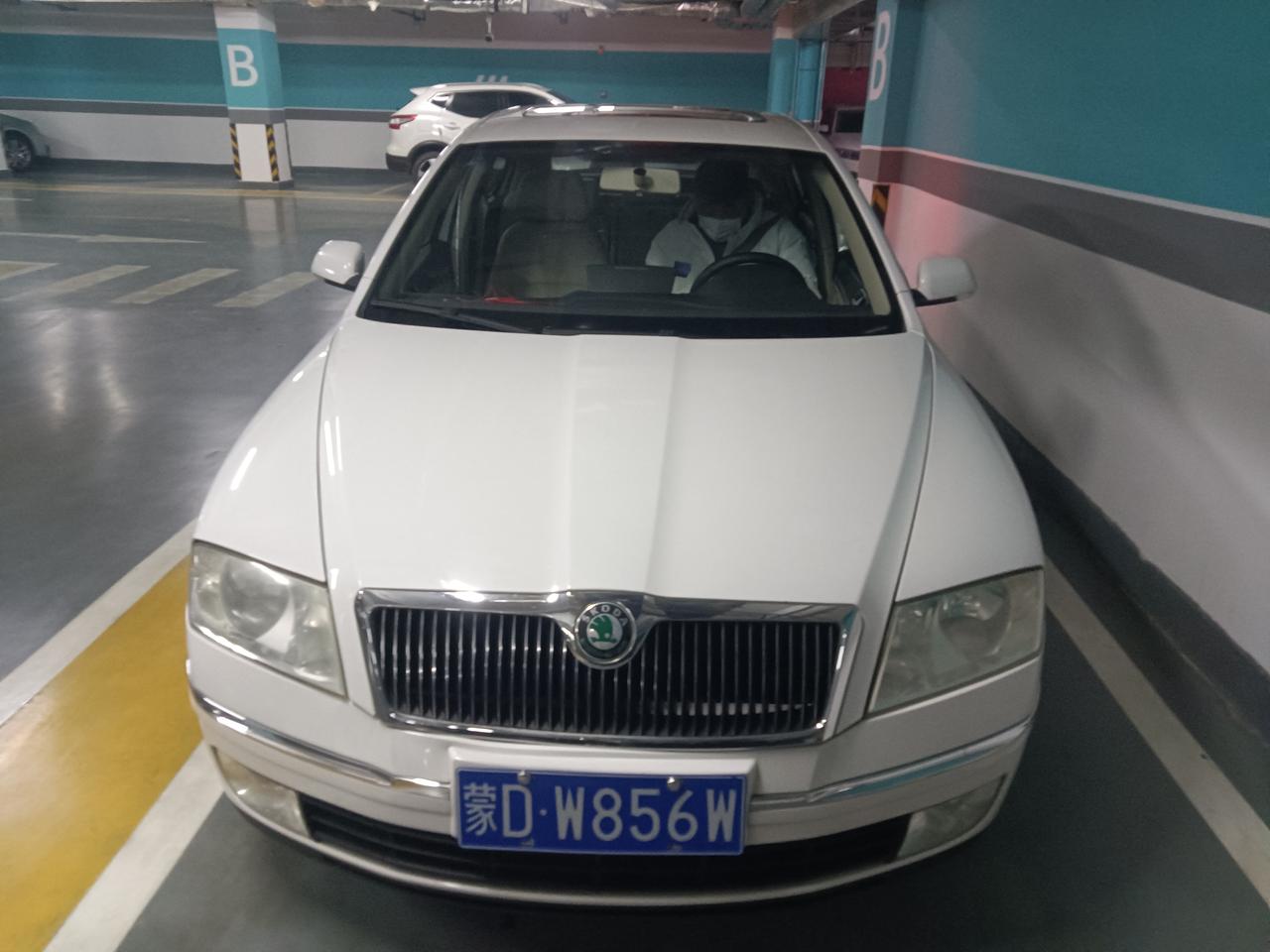 10年明锐自动挡，北京一手车，右侧叶子板补漆，其余全是原车漆，1.6排，值多少钱