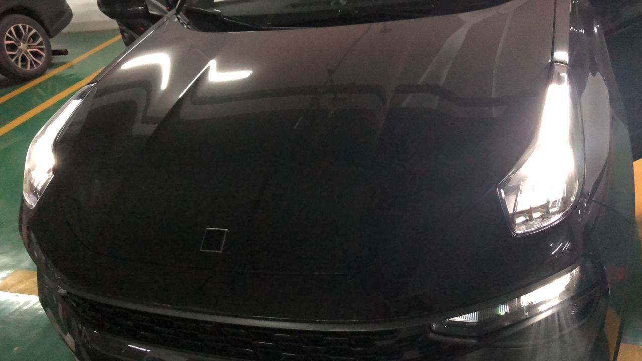 领克01 灯光调到了auto 示宽灯一直是亮着的，之前好像不是这样的，什么情况啊？