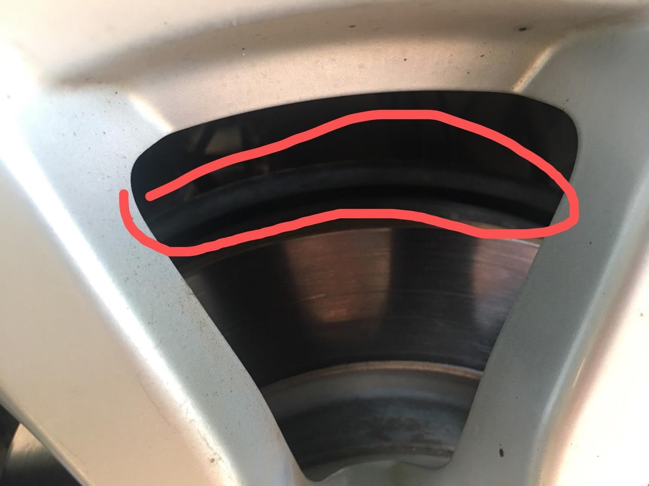各位大神，奇骏刹车盘是这样的吗？