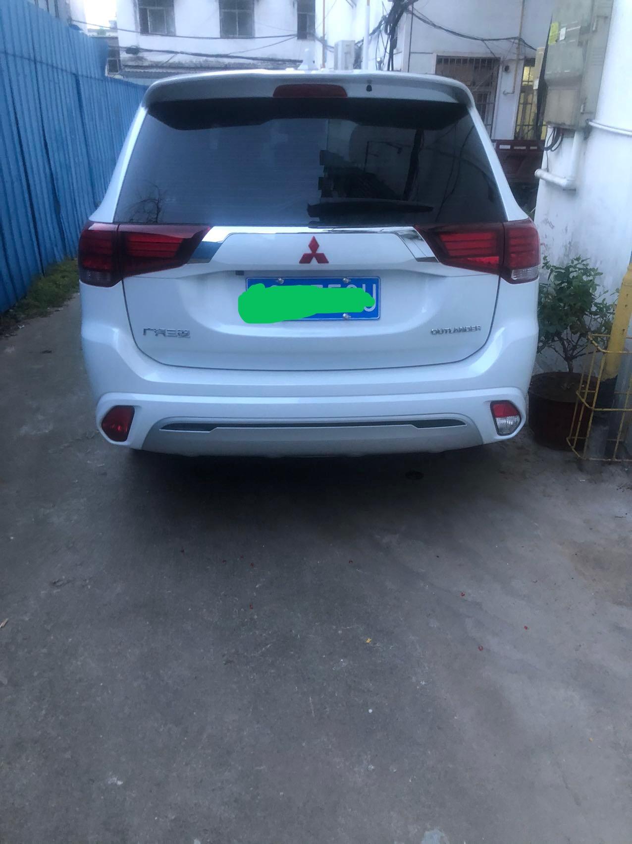 三菱欧蓝德 车友们，贴红标可以上路吗，交警会查吗
