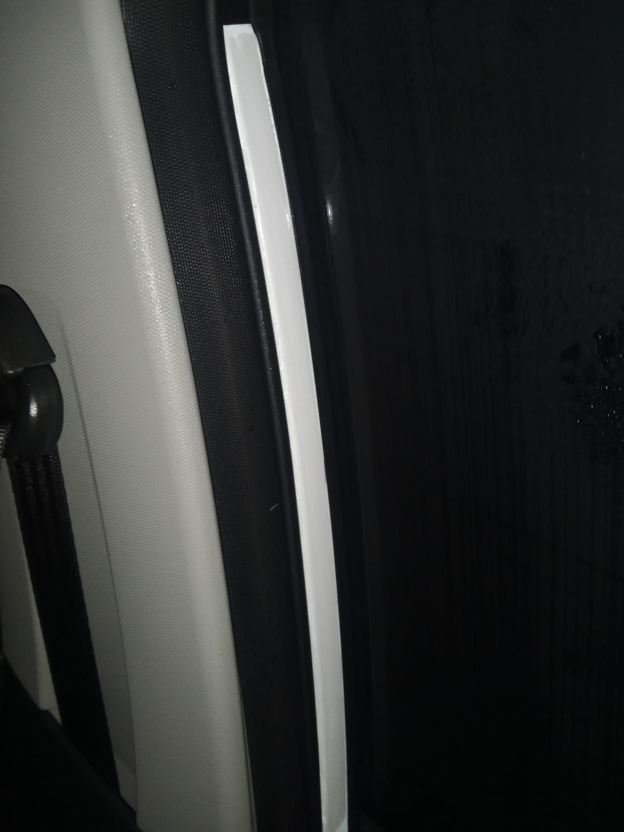 别克英朗 下雨这里怎么会有水