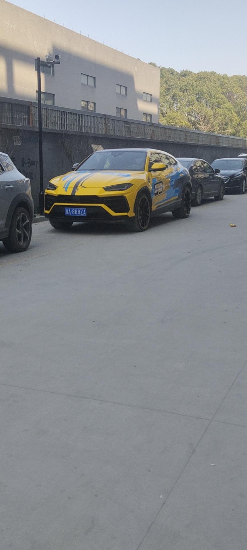 东风风行风行T5 EVO 我在路上看到一辆T5改装的挺好看的，15个达不溜能落地吗真的很喜欢啊