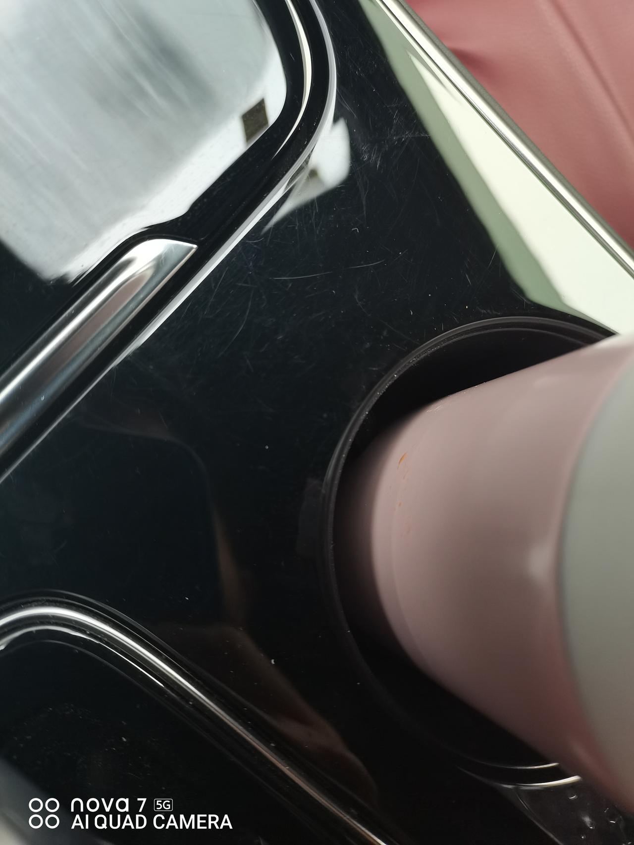 东风风行风行T5 EVO 中控台镜面有划痕怎么解决
