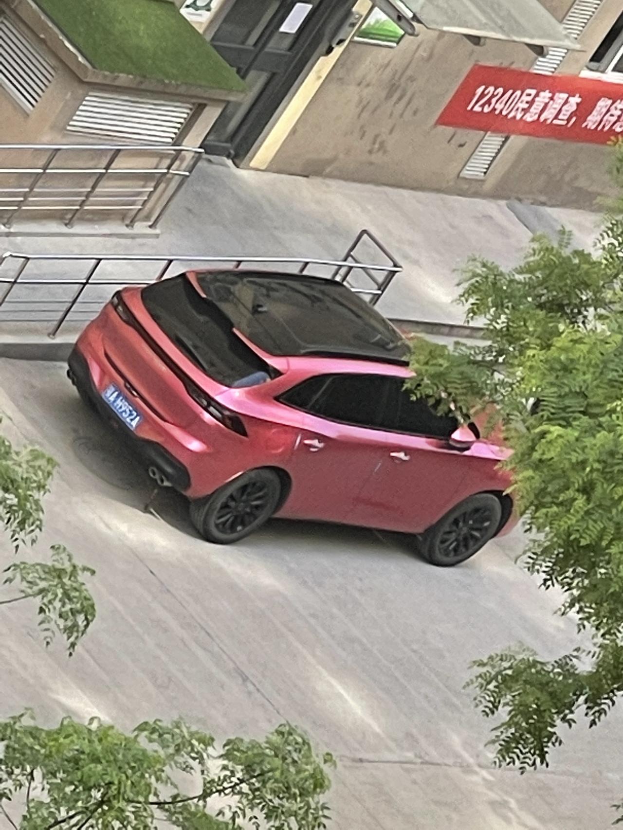 东风风行风行T5 EVO 为什么钻石版没有车内外温度显示，太垃圾了，十年前买的车都有车外温度显示。