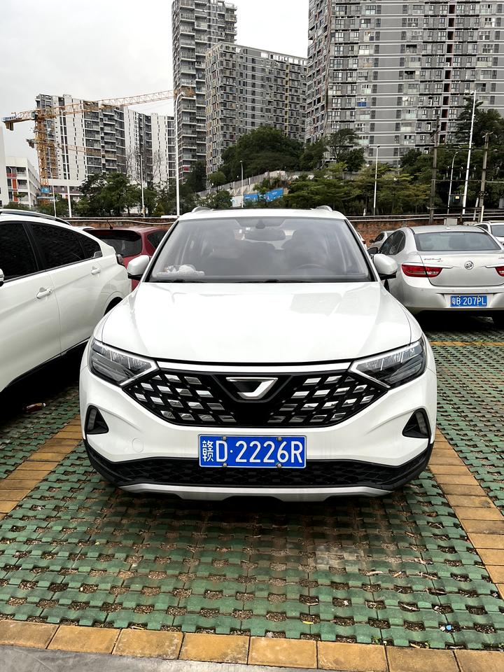 捷达VS5 厂家赠送的行车记录仪坏了，内存卡128G用个一两天就满了，还模糊，车友们有什么行车记录仪推荐的嘛，听说70迈