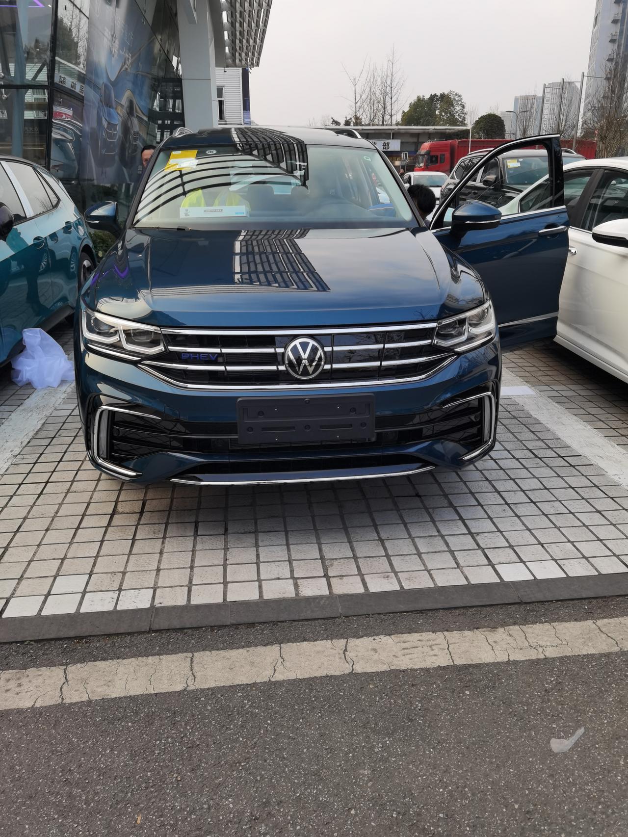 大眾途觀l phev 2022款途觀l430phev天境藍,開了三個月了,總體感覺不