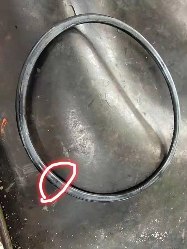 2020年雅阁加满油会漏，去4s店说这个胶垫坏了，是痛病吗？