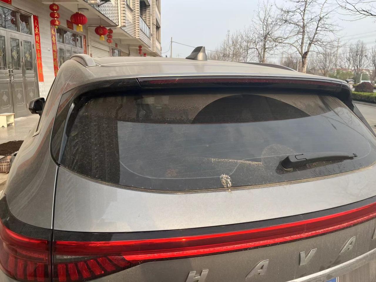 哈弗H6 我的车经常很久才洗一次，不知道车上脏东西会不会影响车漆？需不需脏了就洗车还是说隔多久最好洗一次好？主要洗了放在