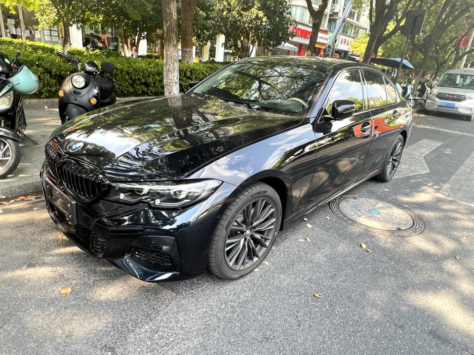 宝马3系 杭州这边有3系车友群嘛 求拉 车型325i耀夜