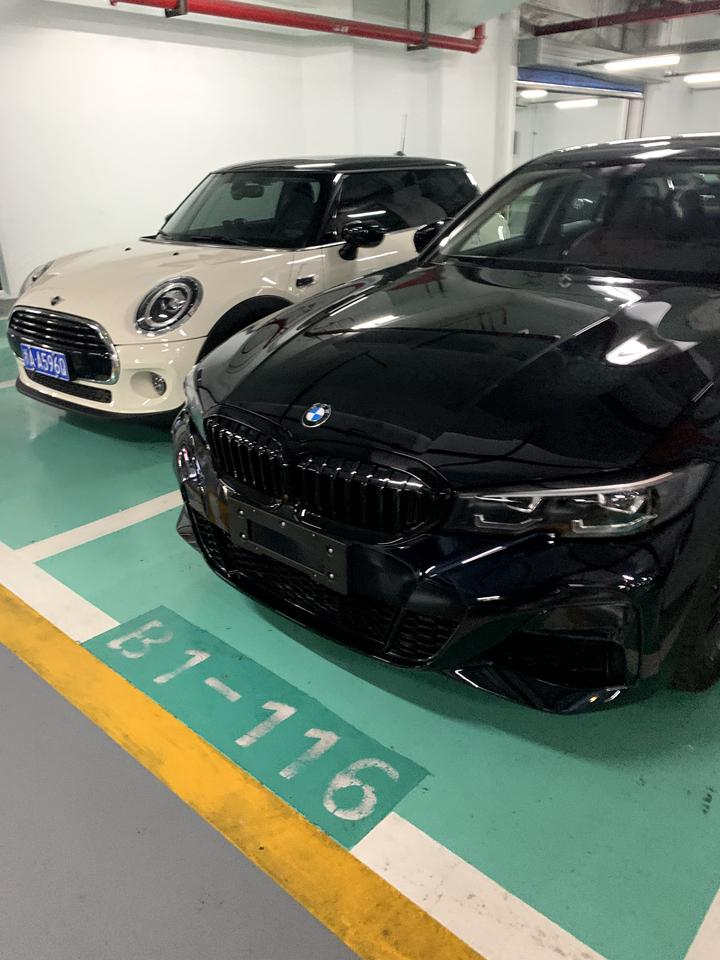 宝马3系 刚提车，这样正常吗开了几天下来，起步时会有明显拖拽感，而且低速感觉还伴有怆动，上班路上红绿灯很密集，驾驶体验很