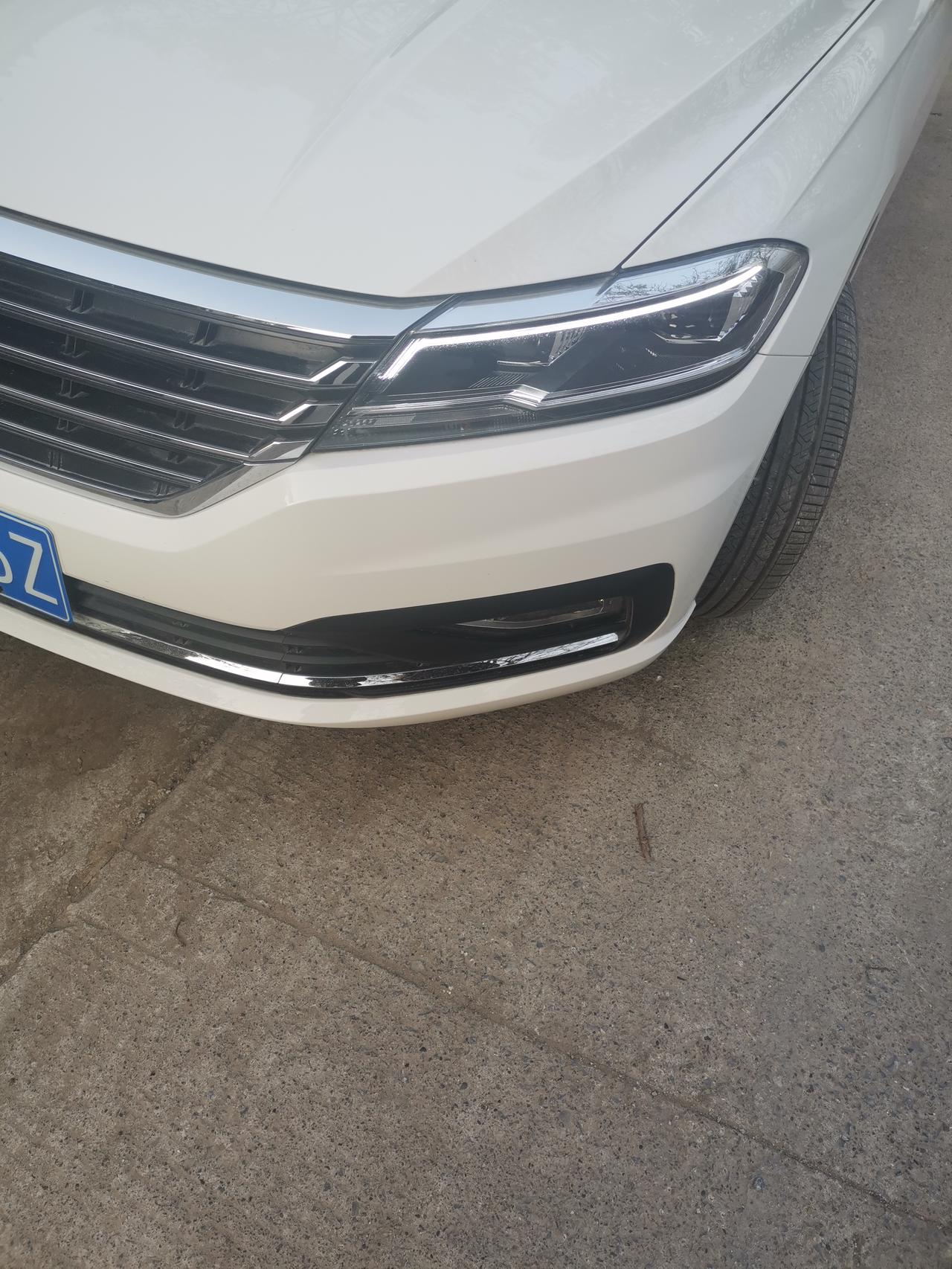 大众朗逸 开车这个灯一直亮着，是怎么回事？求大神解释
