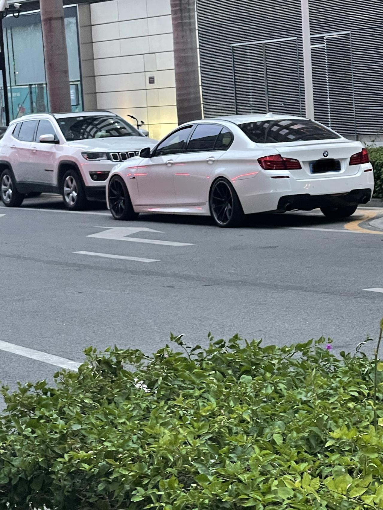 宝马3系 求问这是宝马哪个型号啊，路上看着很帅，但型号不知道?‍♀️