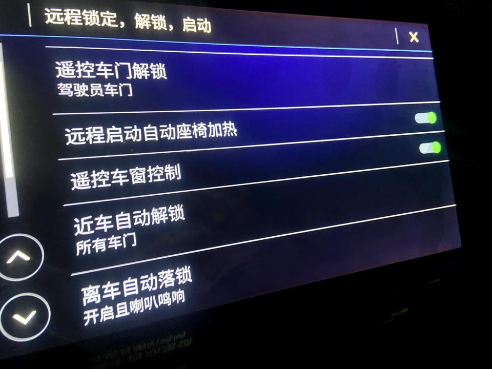 凯迪拉克CT5 遥控车窗控制，这是打开的啊，豪华版长按钥匙锁车键 也不关车窗。有没有老铁解答一下