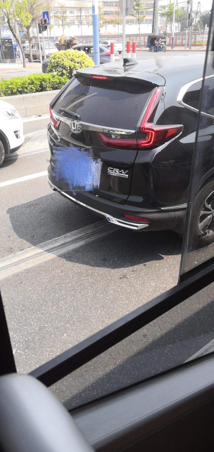本田CR-V 请问这是原厂的灯吗？感觉好像有贴熏黑膜