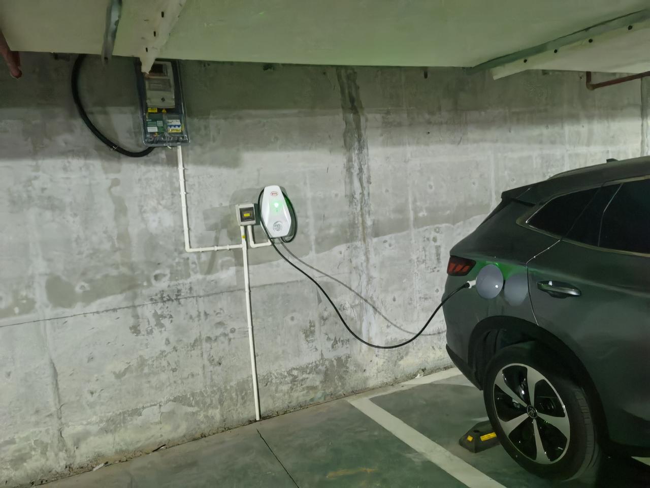 比亚迪宋PLUS DM-i 大家的充电损耗有多高？车载显示当前功率3.1kw 电表显示3.5千瓦 我家电表跟充电桩只有一