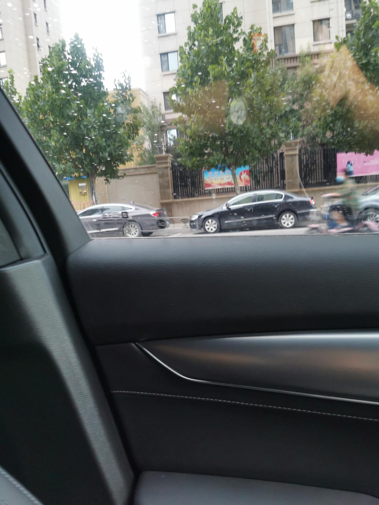 凯迪拉克CT5 2500公里主驾驶B注附近异响 有车友遇到过这种情况吗
