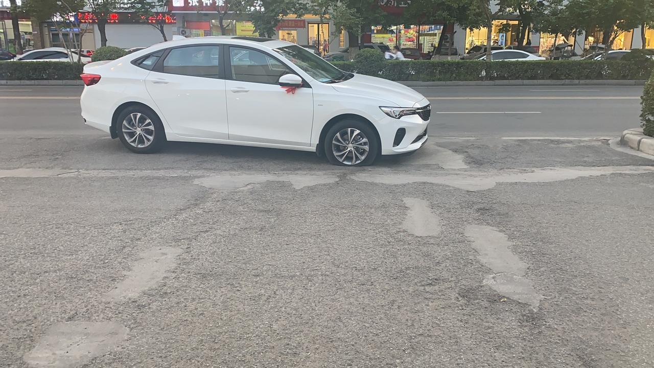5号提的威朗乐行版，想问一下大家是装个倒车影像还是直接弄个流媒体后视镜，感觉没倒车影像不是太方便，倒车都倒不好了新手上路