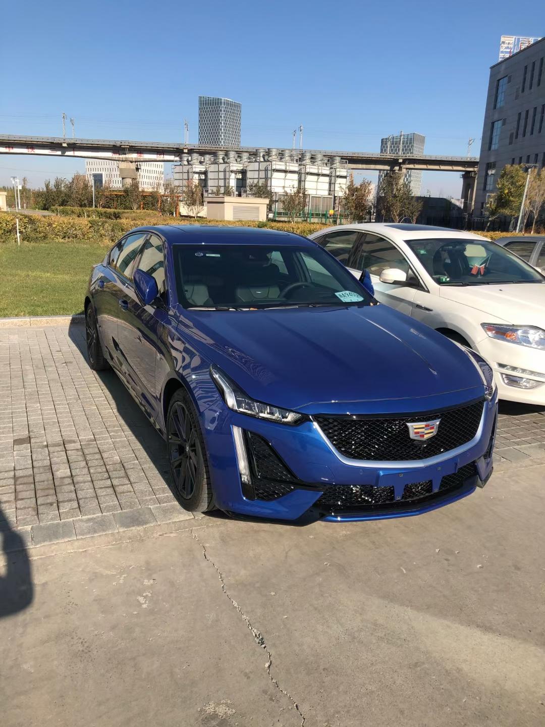 凯迪拉克CT5 CT5蓝色顶配铂金运动款，提车3个月1500㎞，多少入手合适！求各路大神指点江山！