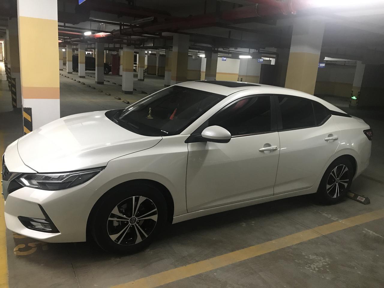 轩逸白色悦享版全款落地13.8，送行车记录仪和十次保养，买贵了么？求大神指点