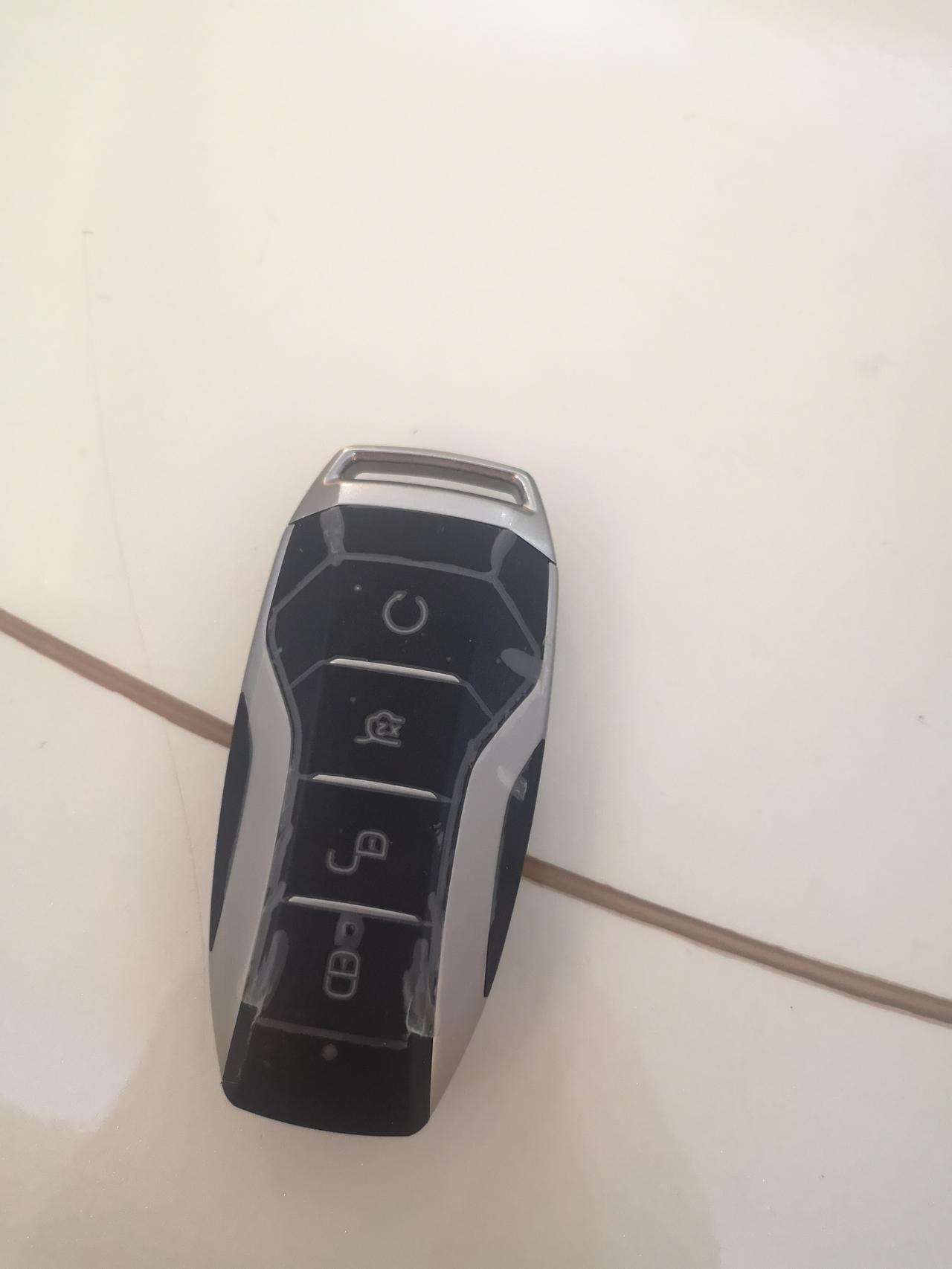 比亚迪宋PLUS DM-i 兄弟们，当天原价提了一辆展车，110顶配，我不知道是赚到了还是赔了