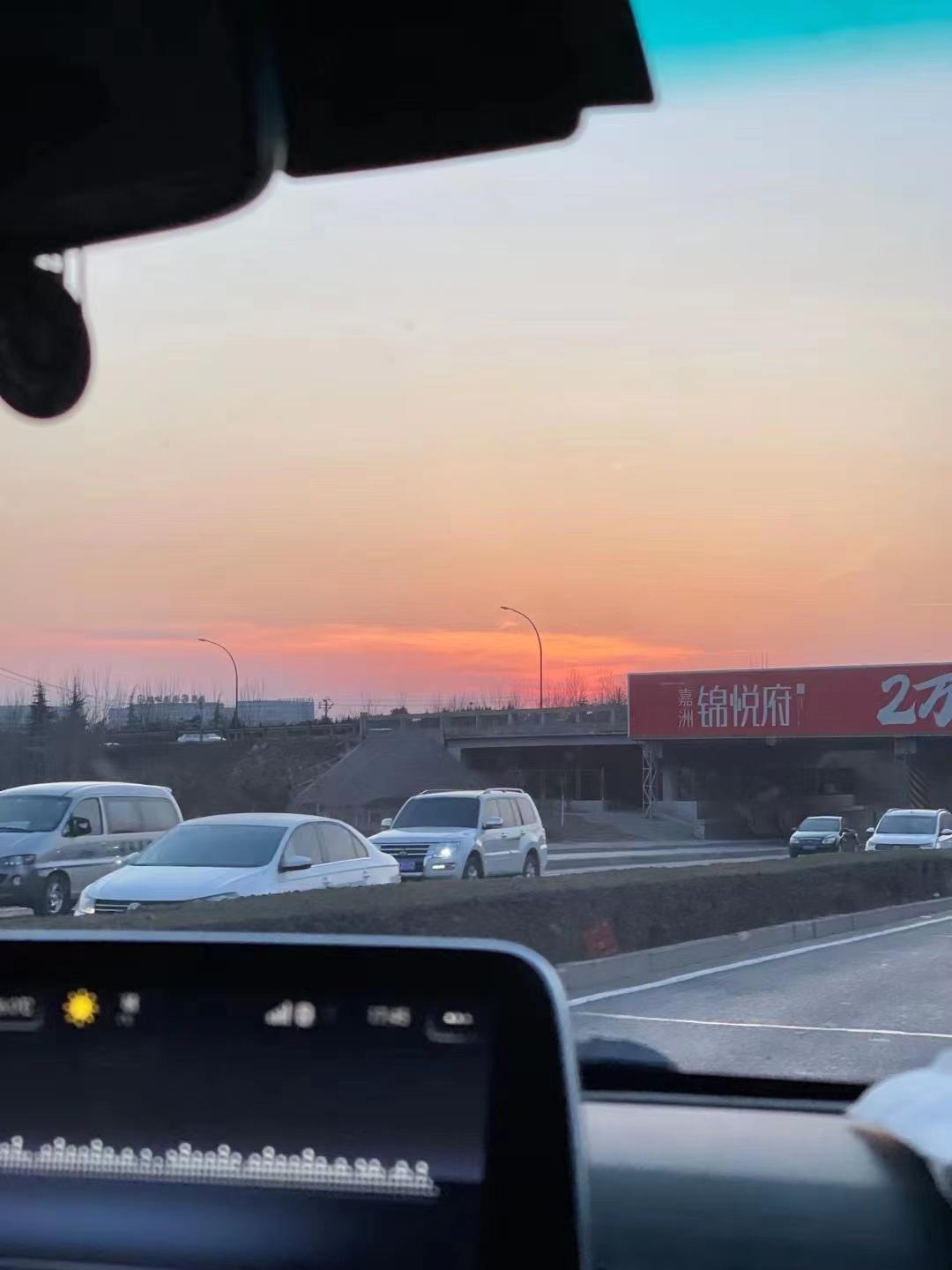 奔驰C级 各位兄弟  请问这内饰是什么车啊  在懂车帝找了好几天了都没找出来
