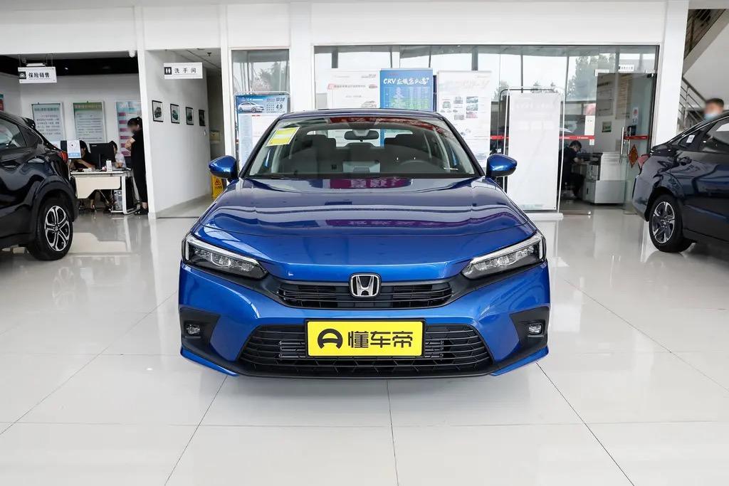 订了22款思域劲动版，落地16.15再加3000的贷款服务费，贷6万，分24期，利息差不多5千多，送太阳膜、全皮座椅、双