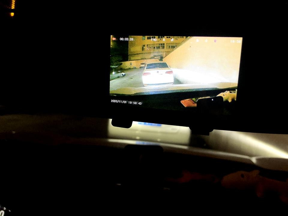 本田CR-V 21款crv都市版车灯问题，怎么调都是对车前方车牌，晚上根本拍不到车牌。是记录仪的问题么？大家用的什么记录