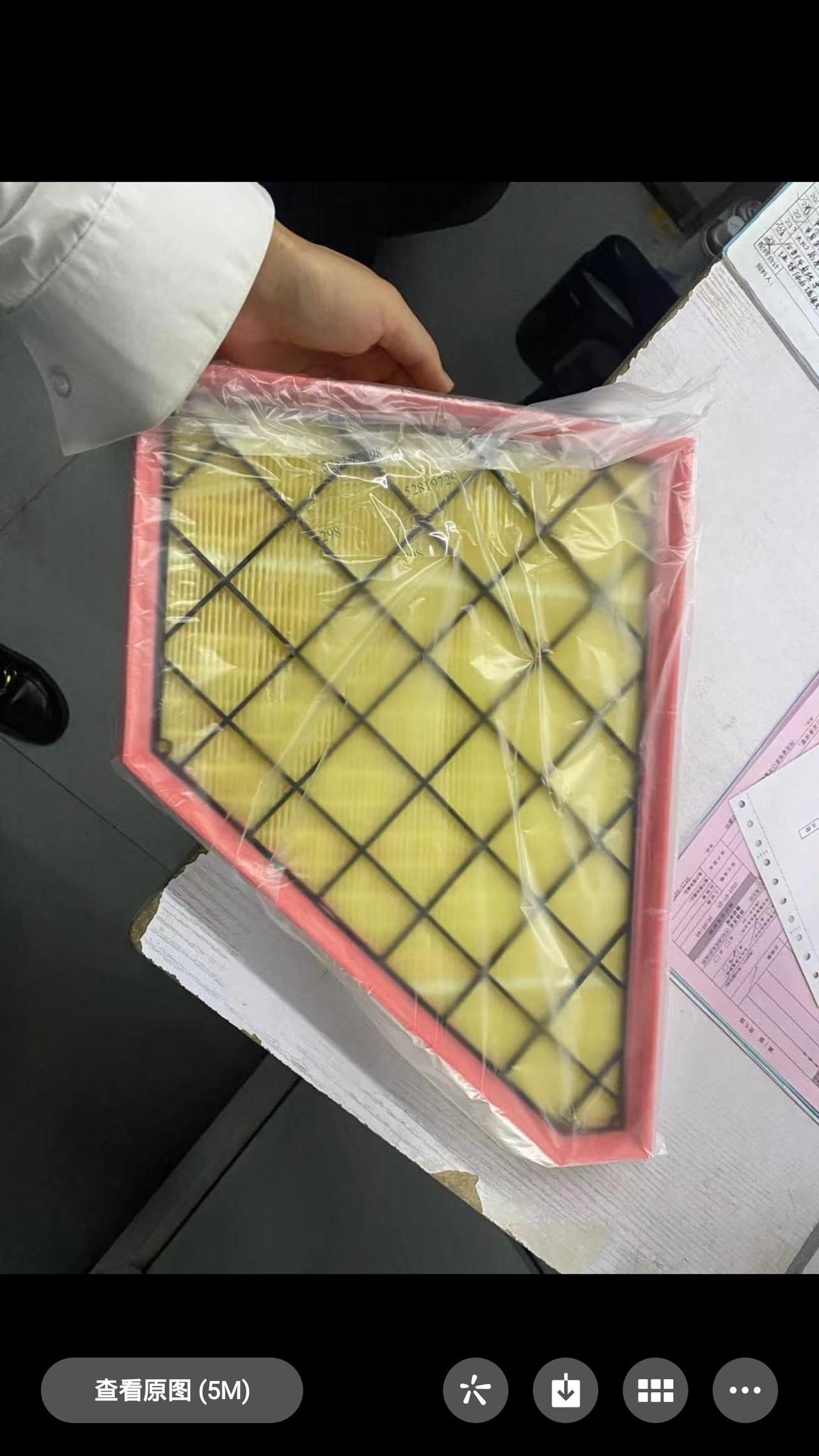 凯迪拉克XT5 请问凯迪拉克x t5空气滤清器滤芯多少钱？