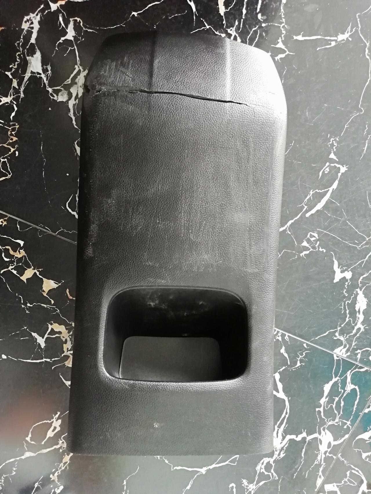 奇瑞艾瑞泽5 请问各位车友 手扶箱后面者会板子裂开了在哪能买到这块板子呢？#急急急#