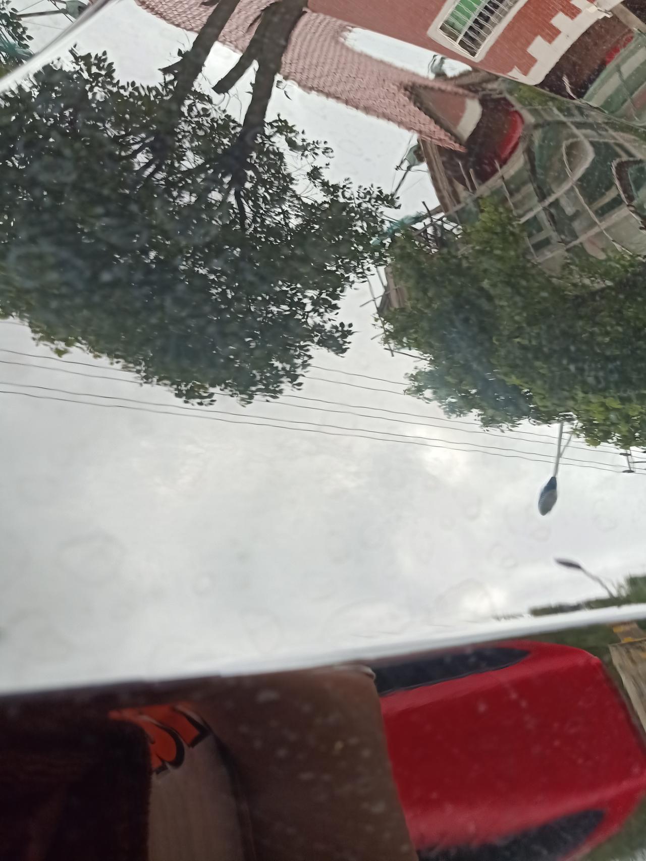 奥迪Q5L Sportback 黑色车漆上的雨斑洗不掉，兄弟们有什么办法？??有想买车的小伙伴建议还是别买黑色